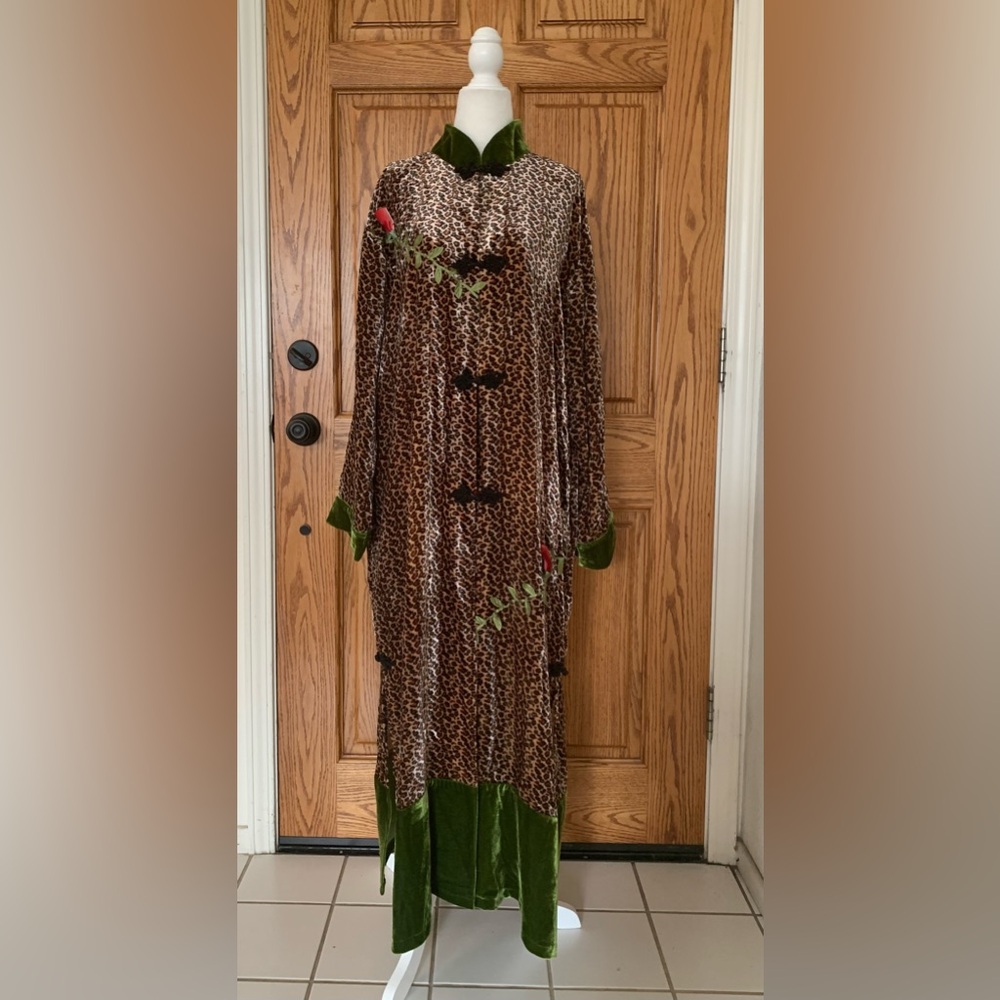Leopard Print Silk Rayon Velvet Lounging Robe 3D Floral Goody Goody California L